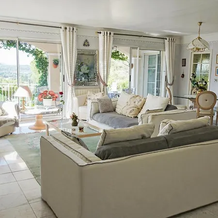 Hébergement de vacances Located In A Quiet And Secure Subdivision Near The Beaches Of Cala Rossa